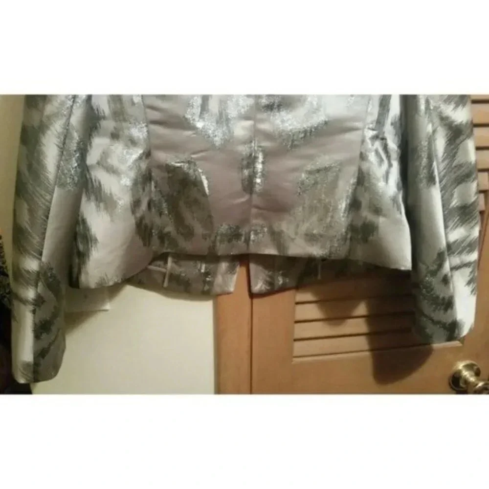 Escada how pictures pockets